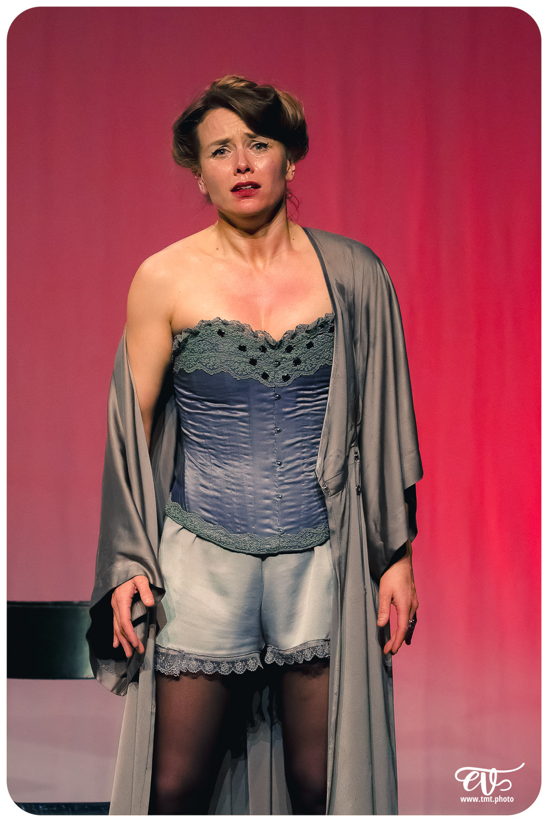 UN FIL A LA PATTE (CIE VIVA)